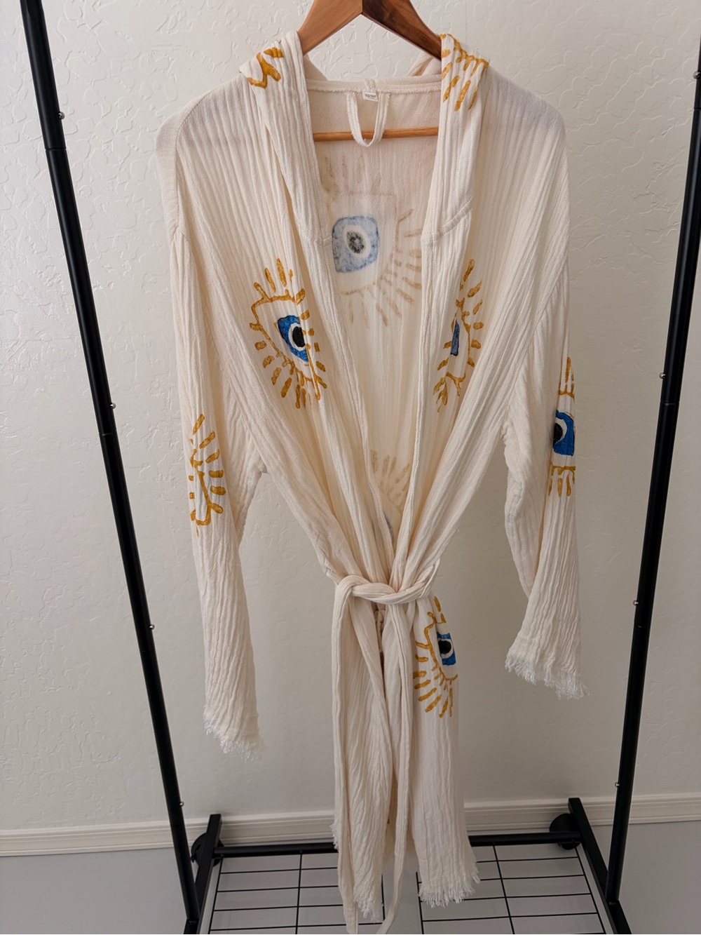 Turkish Cream Hooded Eye-Print Robe - Picture 4 of 7